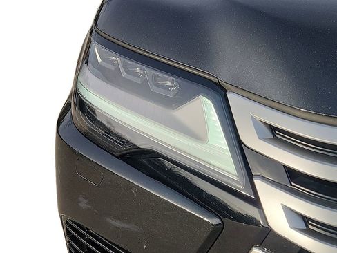 Used 2025 Lexus LX 600 4WD w/ Luxury Package image 10