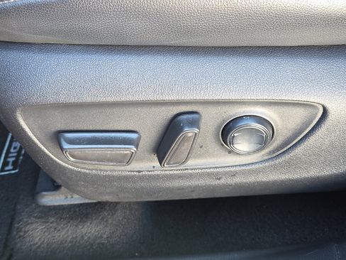 Used 2022 Toyota Highlander XSE image 16