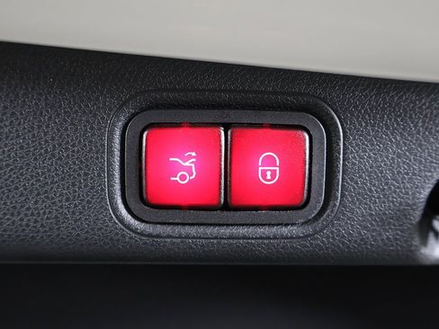 Used 2019 Mercedes-Benz E 63 AMG S image 26