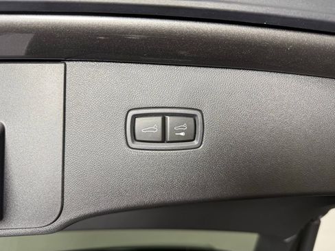 New 2025 Porsche Cayenne Coupe image 18