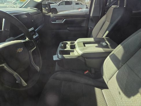Used 2024 Chevrolet Silverado 1500 LT w/ Z71 Off-Road Package image 4