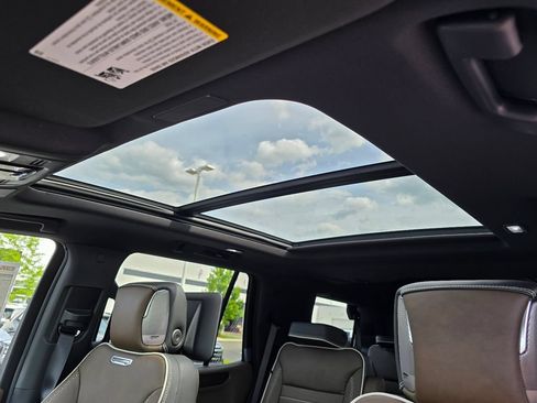 New 2026 GMC Yukon Denali Ultimate AWD/4WD image 18