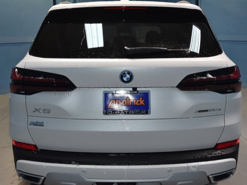 New 2026 BMW X5 xDrive50e w/ Executive Package image 27