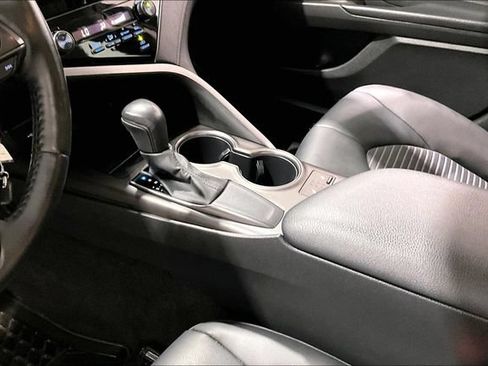 Used 2022 Toyota Camry SE FWD image 22