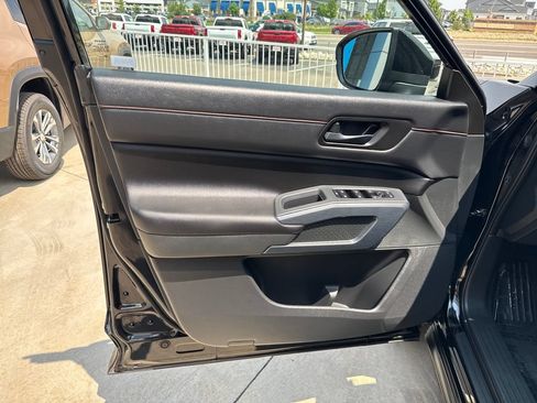 Used 2026 Nissan Pathfinder Rock Creek AWD/4WD image 10
