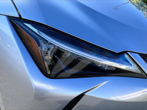 New 2026 Lexus UX 300h FWD image 21