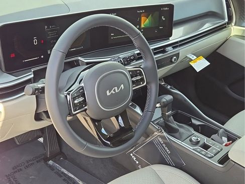 New 2025 Kia Sorento S w/ Panoramic Sunroof Package image 16