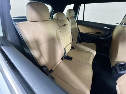 Used 2023 Volkswagen Tiguan SE AWD/4WD image 26