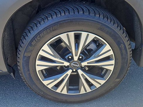 Used 2023 Nissan Rogue SV AWD/4WD image 8
