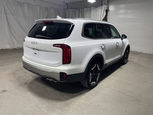 Used 2025 Kia Telluride S image 7