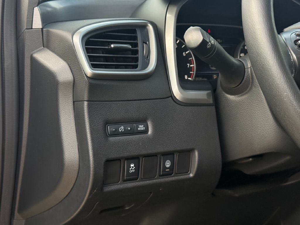 Used 2022 Nissan Murano SV w/ SV Midnight Edition Package FWD image 9