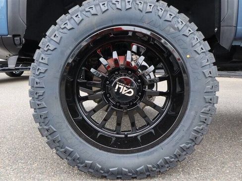 Used 2025 GMC Sierra 3500 Denali w/ Denali Reserve Package image 11