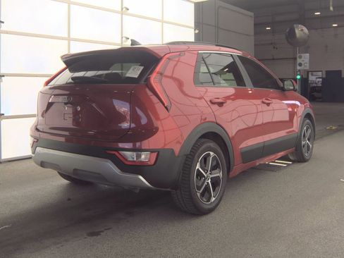 Used 2024 Kia Niro LX FWD image 6