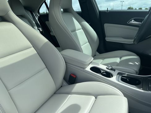 Used 2019 Mercedes-Benz CLA 250 image 35
