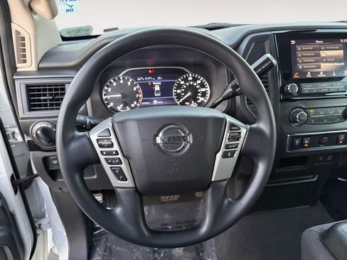 Used 2022 Nissan Titan SV w/ Accessory Utility Package image 18