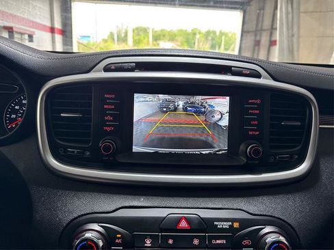 Used 2018 Kia Sorento AWD image 35