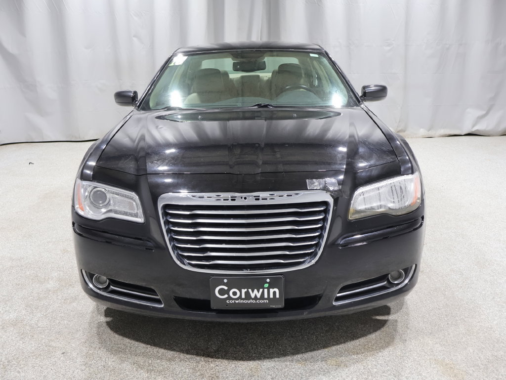 Used 2013 Chrysler 300 AWD w/ Driver Convenience Group image 13