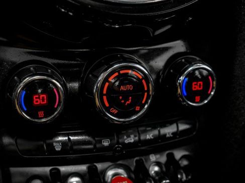 Used 2016 MINI Cooper 4-Door Hardtop FWD image 25