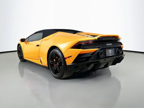 Used 2021 Lamborghini Huracan EVO RWD image 7