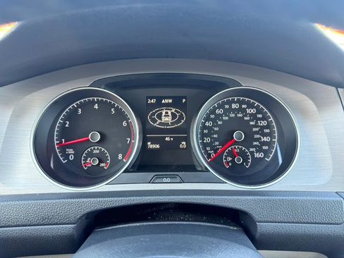 Used 2015 Volkswagen Golf S image 19