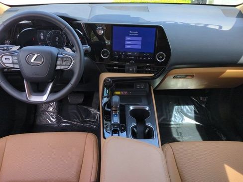 Certified 2024 Lexus NX 250 FWD image 14