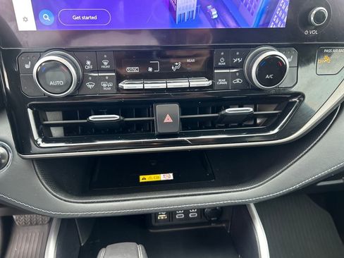 Used 2023 Toyota Highlander XLE w/ Protection Package #3 (TMS) image 29