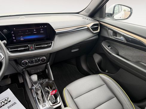 Used 2024 Chevrolet TrailBlazer ACTIV w/ Convenience Package image 12