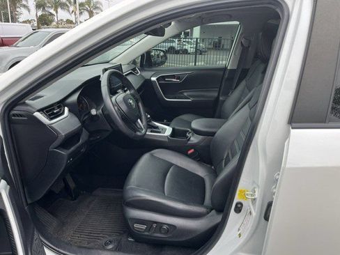 Used 2022 Toyota RAV4 XLE Premium FWD image 10