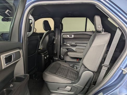 Used 2020 Ford Explorer XLT image 27