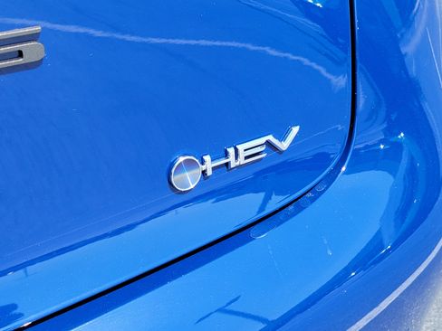 New 2027 Toyota Prius XLE FWD image 9