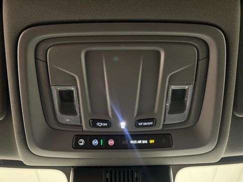 Used 2025 Chevrolet Silverado 1500 LT image 55