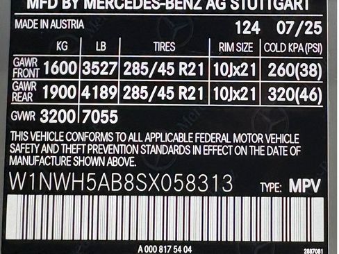 Certified 2025 Mercedes-Benz G 63 AMG 4MATIC image 38