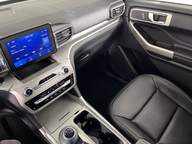 Used 2022 Ford Explorer XLT w/ Equipment Group 202A AWD/4WD image 31