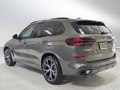 Used 2025 BMW X5 xDrive40i w/ M Sport Package AWD/4WD image 5