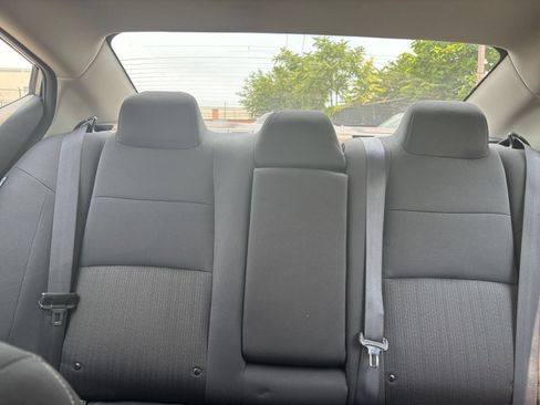 Used 2025 Nissan Altima 2.5 SV FWD image 33