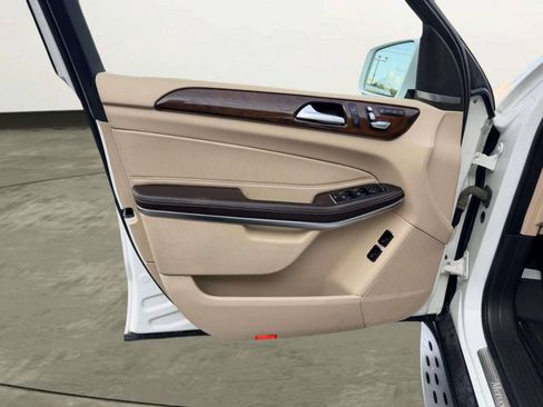 Used 2019 Mercedes-Benz GLS 550 4MATIC image 17