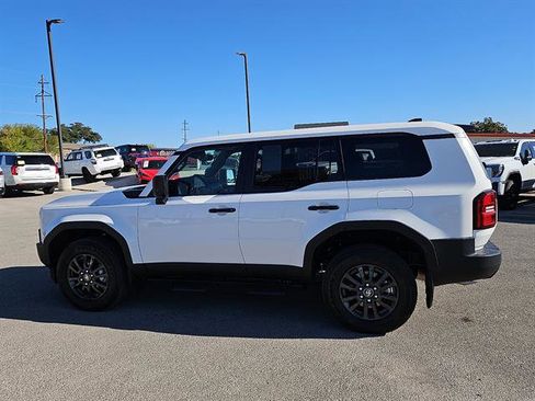 Used 2025 Toyota Land Cruiser 1958 image 2