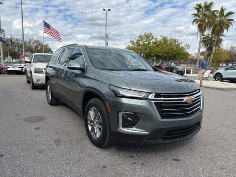 Used 2023 Chevrolet Traverse LT image 1
