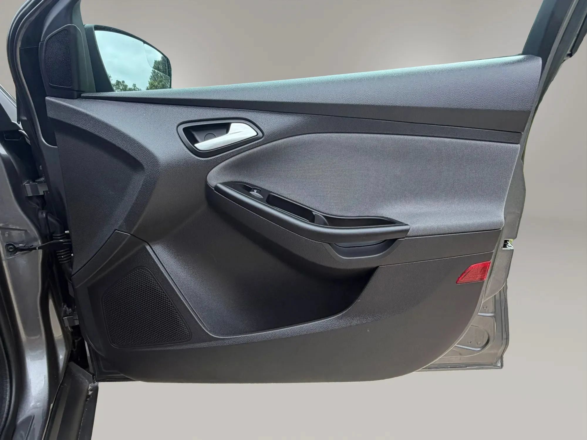 Used 2014 Ford Focus SE FWD image 31