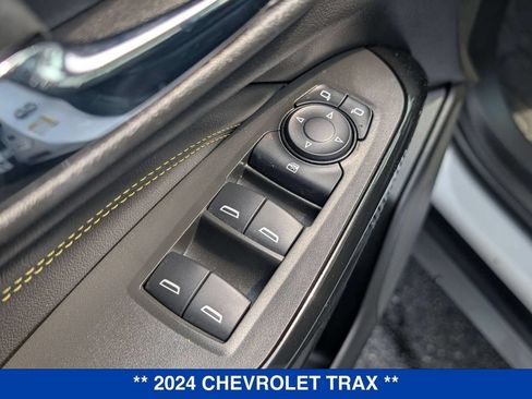 Used 2024 Chevrolet Trax ACTIV w/ Sunroof Package FWD image 12