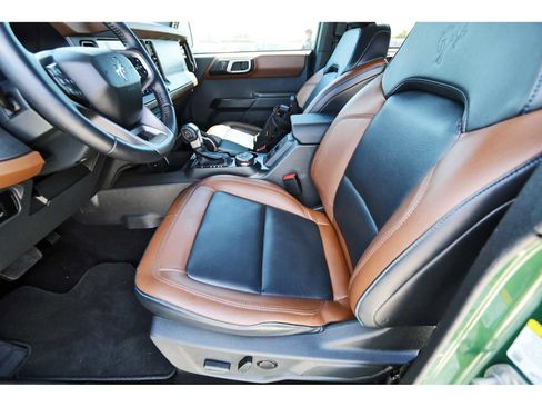 Used 2024 Ford Bronco Outer Banks AWD/4WD image 11