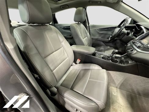 Used 2019 Chevrolet Impala LT image 28