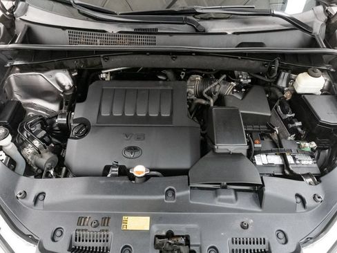 Used 2015 Toyota Highlander Plus AWD/4WD image 3