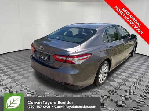 Used 2018 Toyota Camry LE FWD image 7