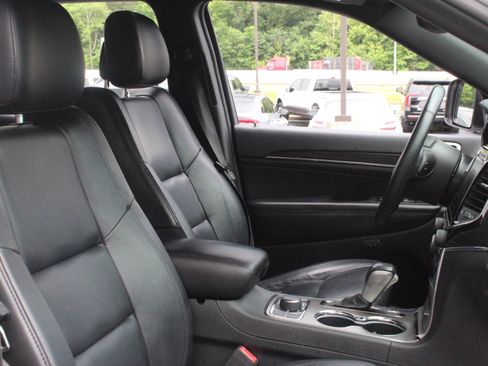Used 2019 Jeep Grand Cherokee Limited AWD/4WD image 36