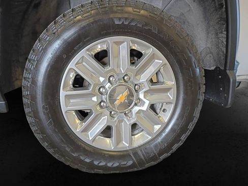 Used 2025 Chevrolet Silverado 3500 High Country w/ High Country Premium Package AWD/4WD image 12