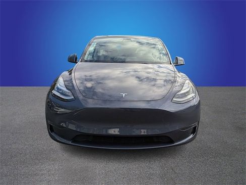 Used 2023 Tesla Model Y Long Range image 8