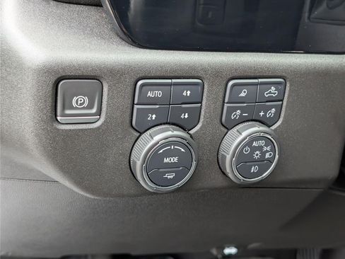 Used 2023 Chevrolet Silverado 1500 LTZ w/ LTZ Premium Package AWD/4WD image 23