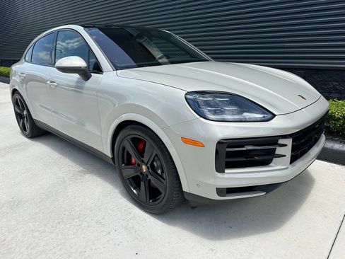 Certified 2026 Porsche Cayenne S AWD/4WD image 12