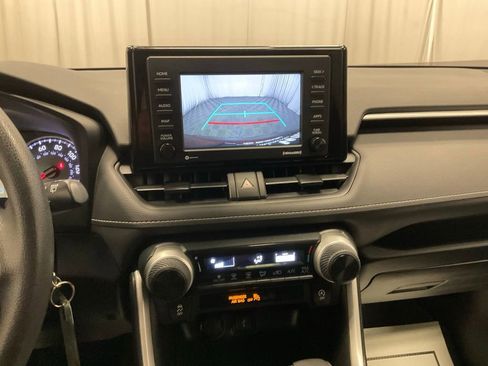 Used 2021 Toyota RAV4 LE image 22